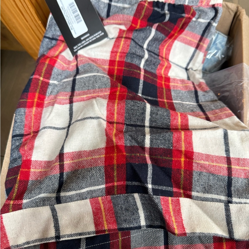 PrettyLittleThing Red and Navy Plaid Shorts